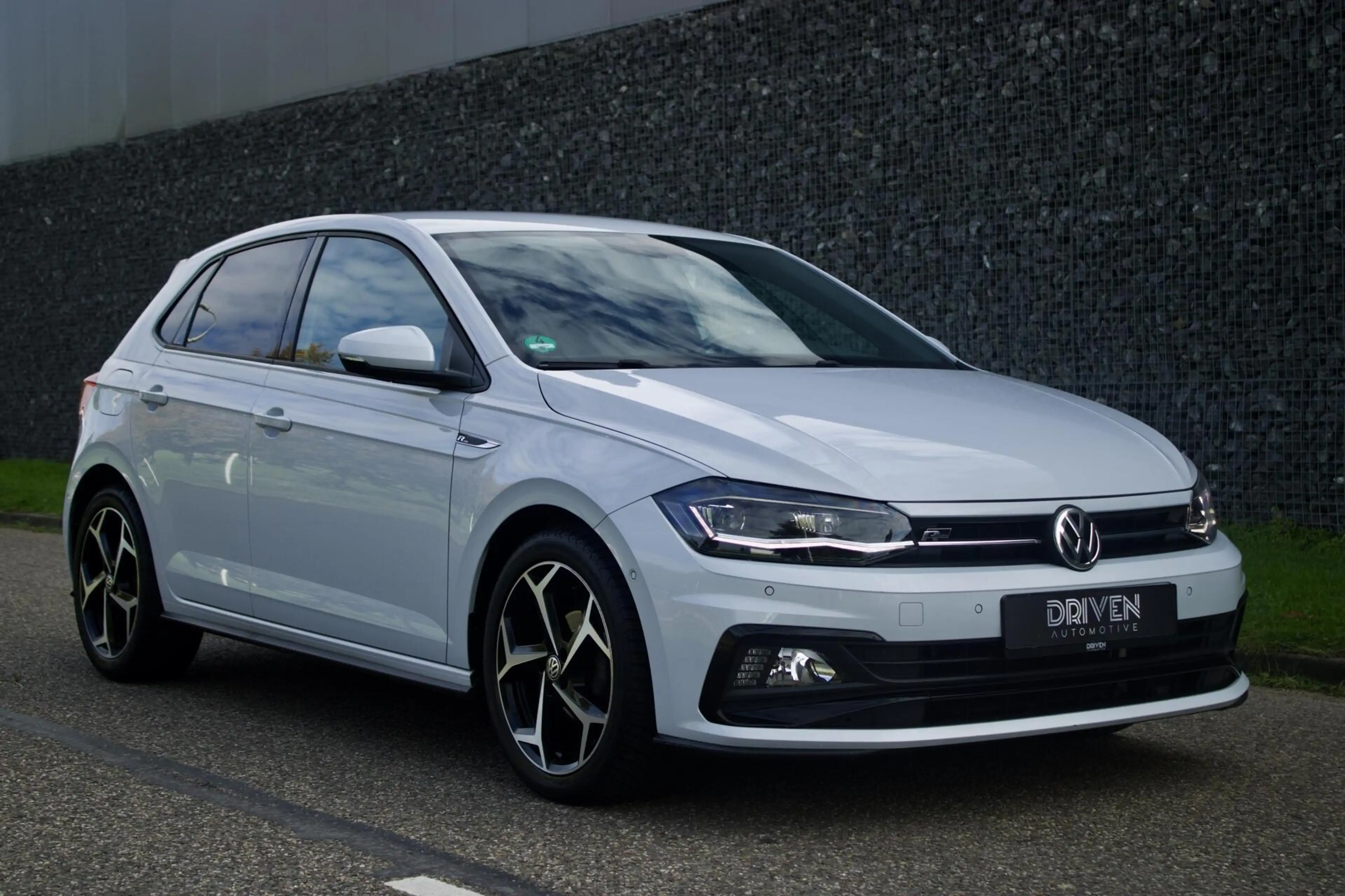 Volkswagen Polo 1.0 TSI Highline|3x R-LINE- DSG -LED -Camera — photo 3