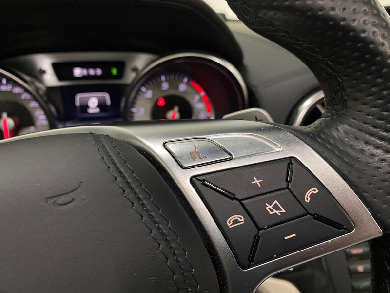 Mercedes-Benz SL 500 AMG Exclusive interrieur Camera Harman Kardon Airs — photo 20