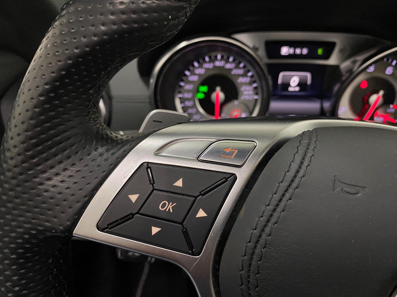 Mercedes-Benz SL 500 AMG Exclusive interrieur Camera Harman Kardon Airs — photo 18