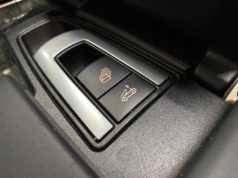 Mercedes-Benz SL 500 AMG Exclusive interrieur Camera Harman Kardon Airs — photo 28