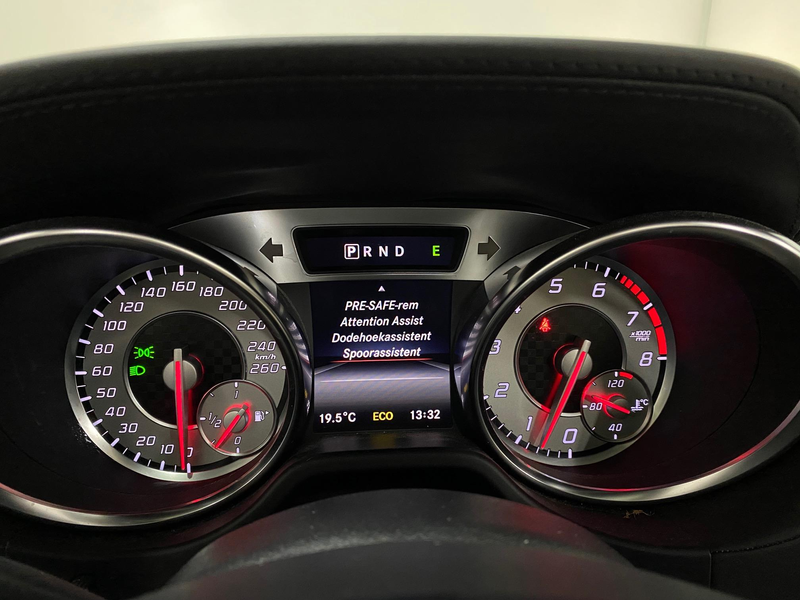 Mercedes-Benz SL 500 AMG Exclusive interrieur Camera Harman Kardon Airs — photo 21