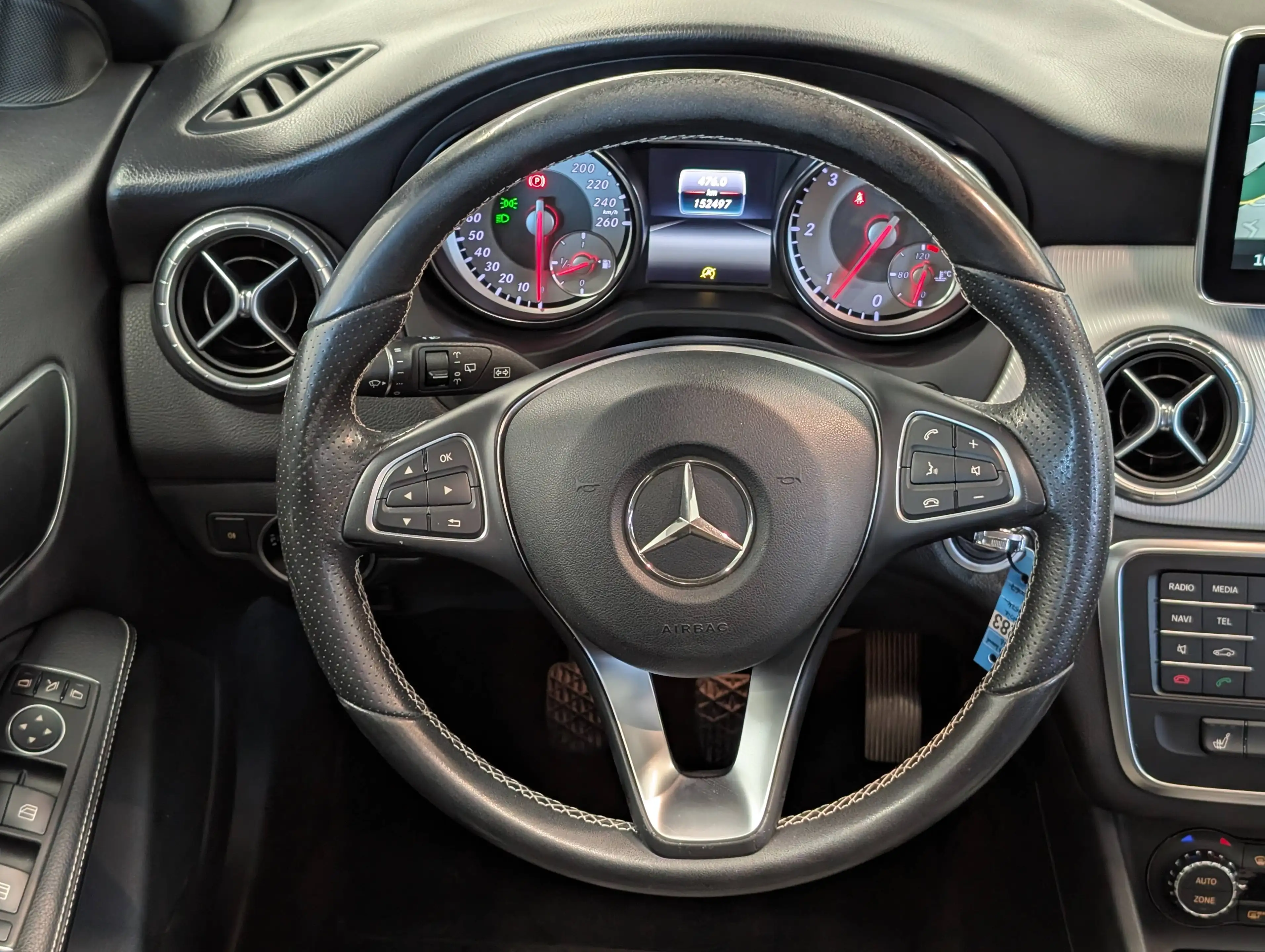 Mercedes-Benz CLA 200 d ShootingBrake *NAVI-TOIT PANO-SIEGES SPORT-BIZONE* — photo 8