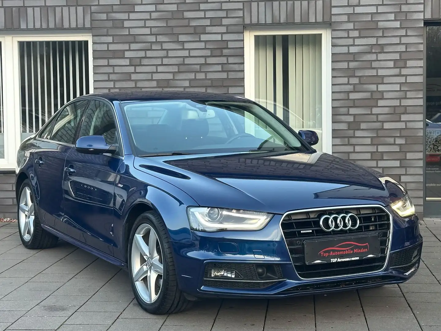 Audi A4 2.0 S-line quattro/XENON/SHZ/PDC/SWR/1.Hand Blau - 1