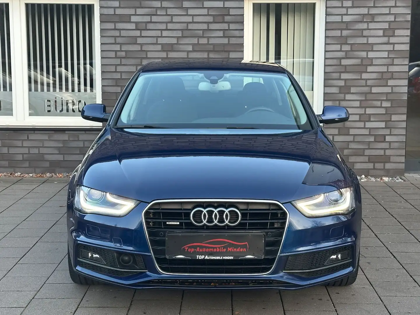 Audi A4 2.0 S-line quattro/XENON/SHZ/PDC/SWR/1.Hand Blau - 2
