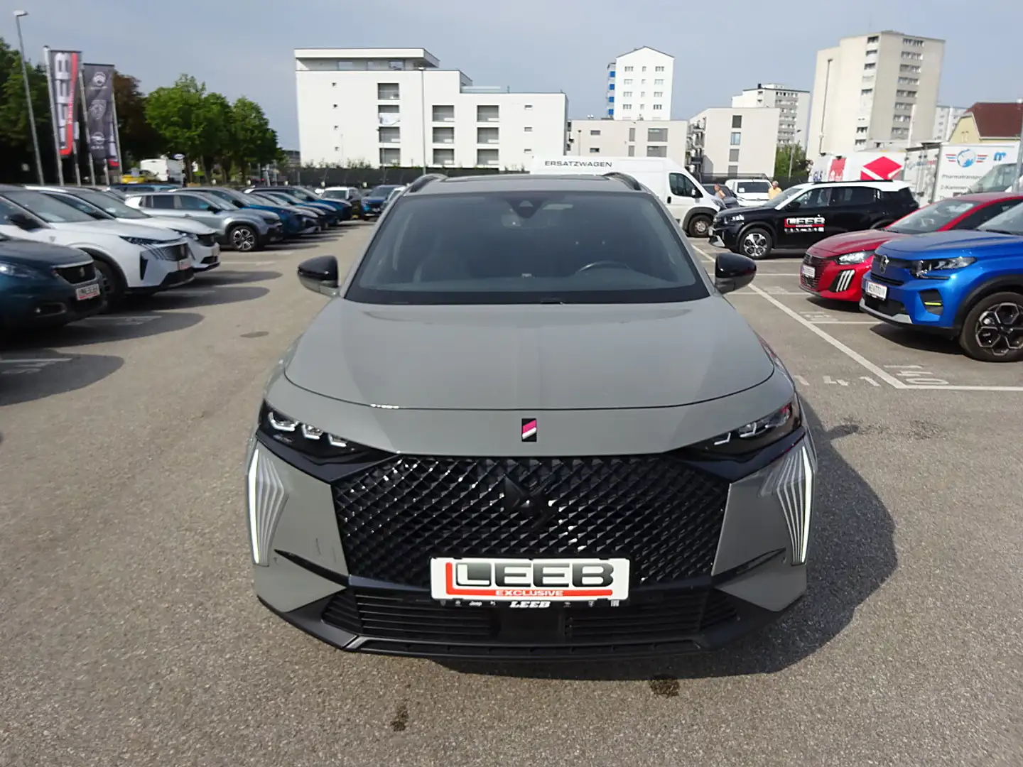 DS Automobiles DS 7 Crossback DS7 BlueHDi 130 Aut. Performance Line + Grau - 2