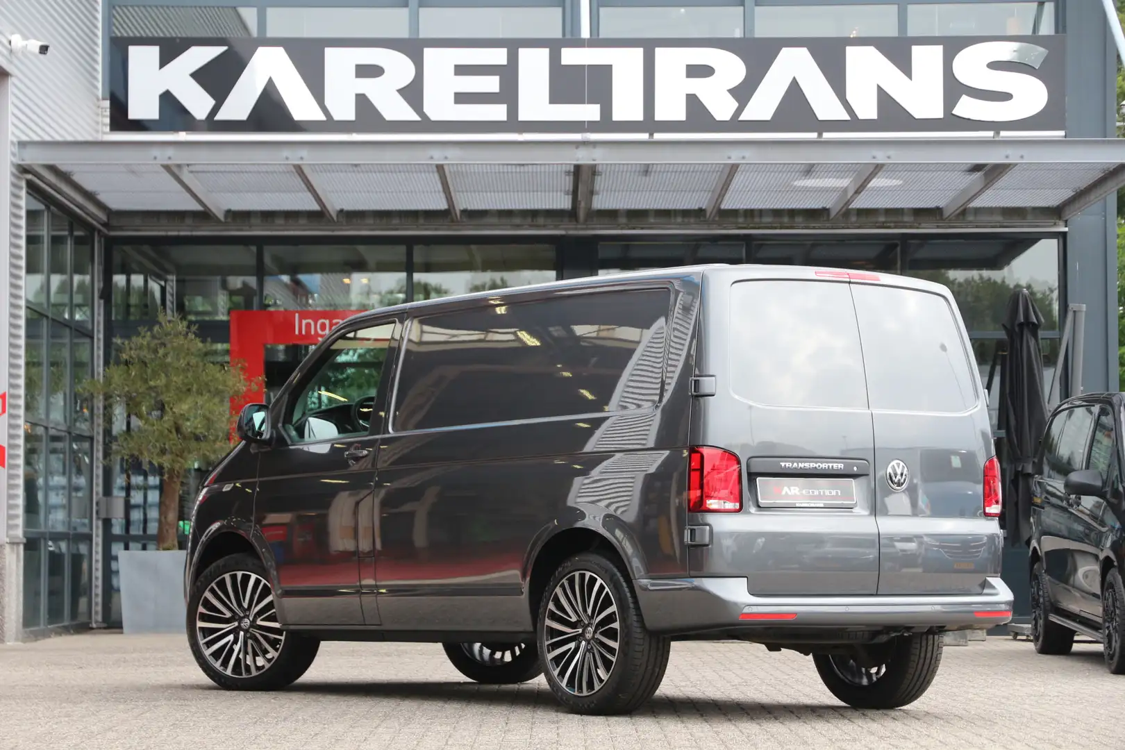 Volkswagen Transporter 2.0 TDI 150 | Aut. | LED | Orig. Navi | Cruise | A Grijs - 2