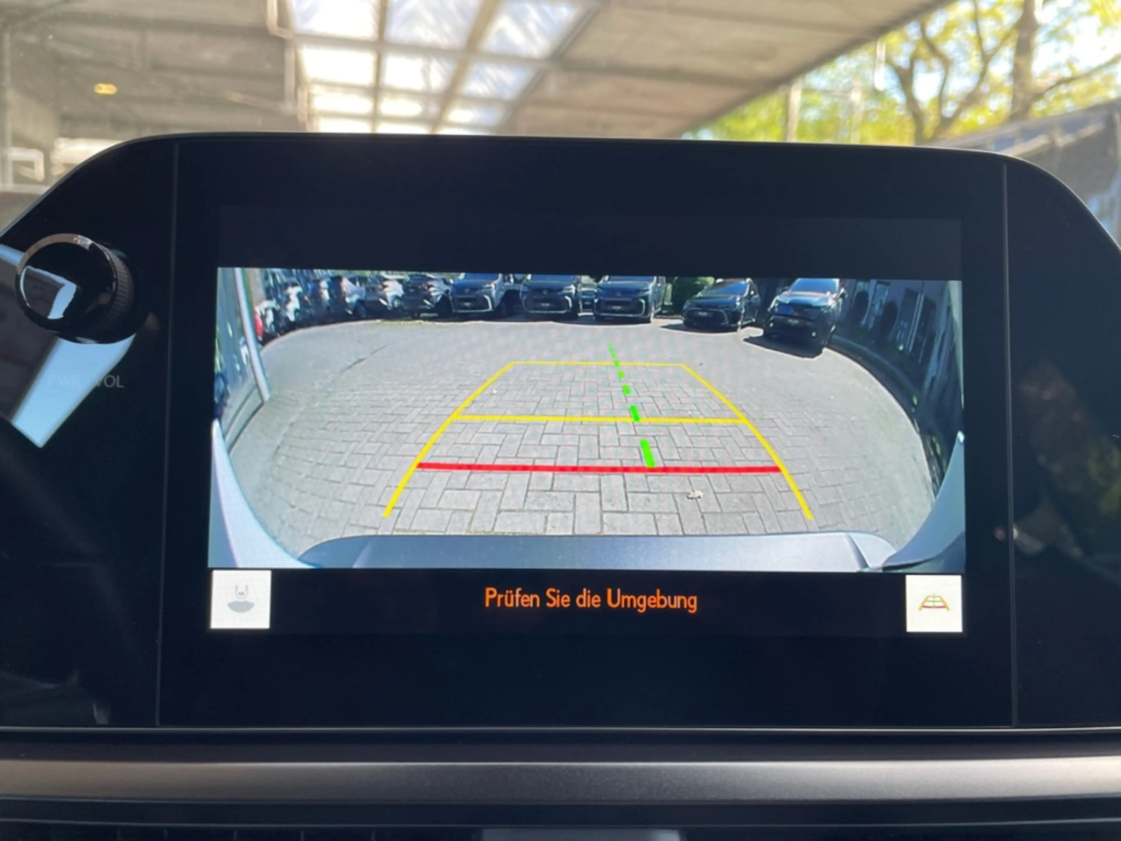 Lexus UX 250h F Sport E-Four *HUD*360°*Levinson*GSD*PDC* — photo 7
