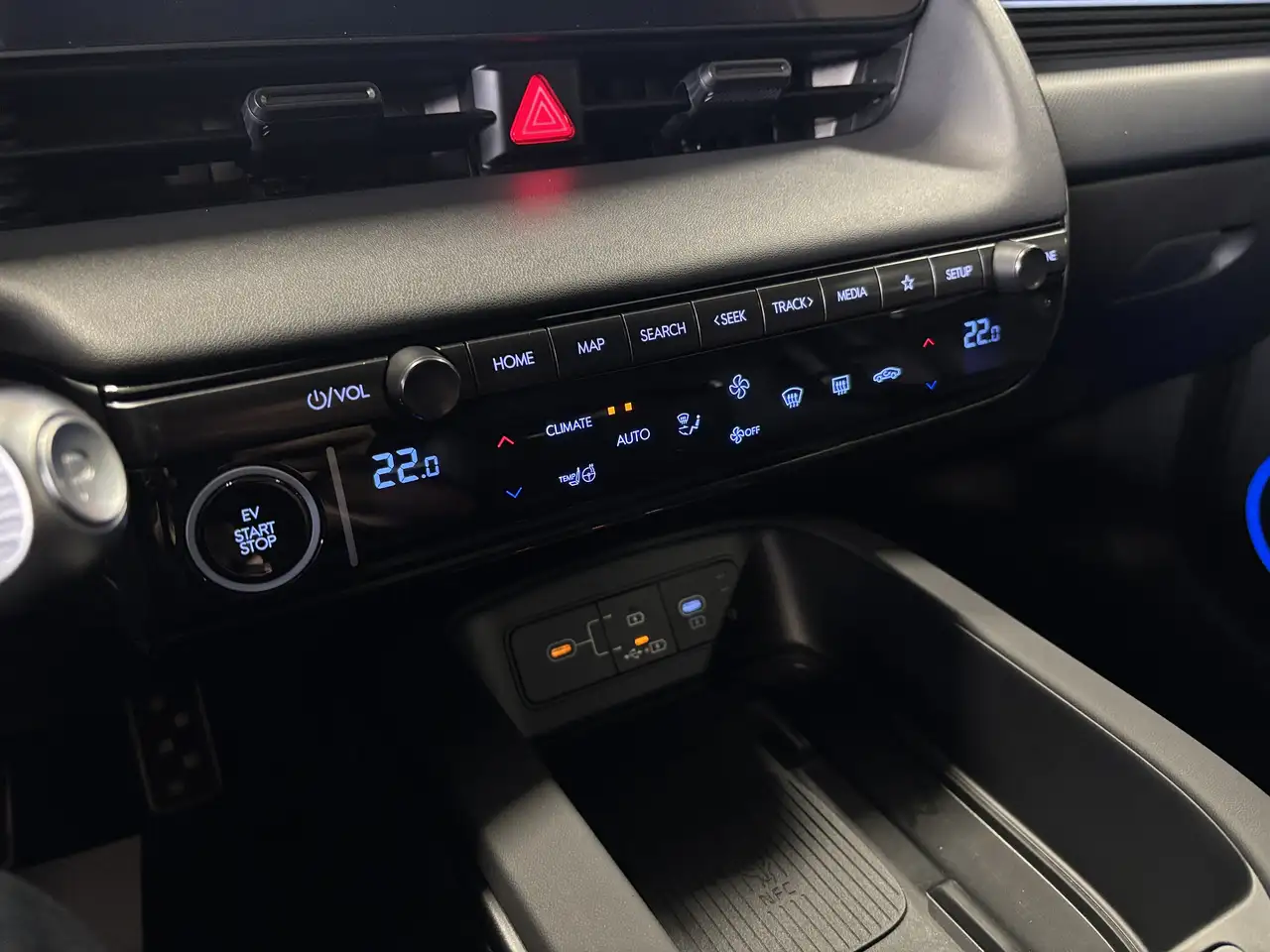 Hyundai IONIQ 5 photo Hyundai IONIQ 5