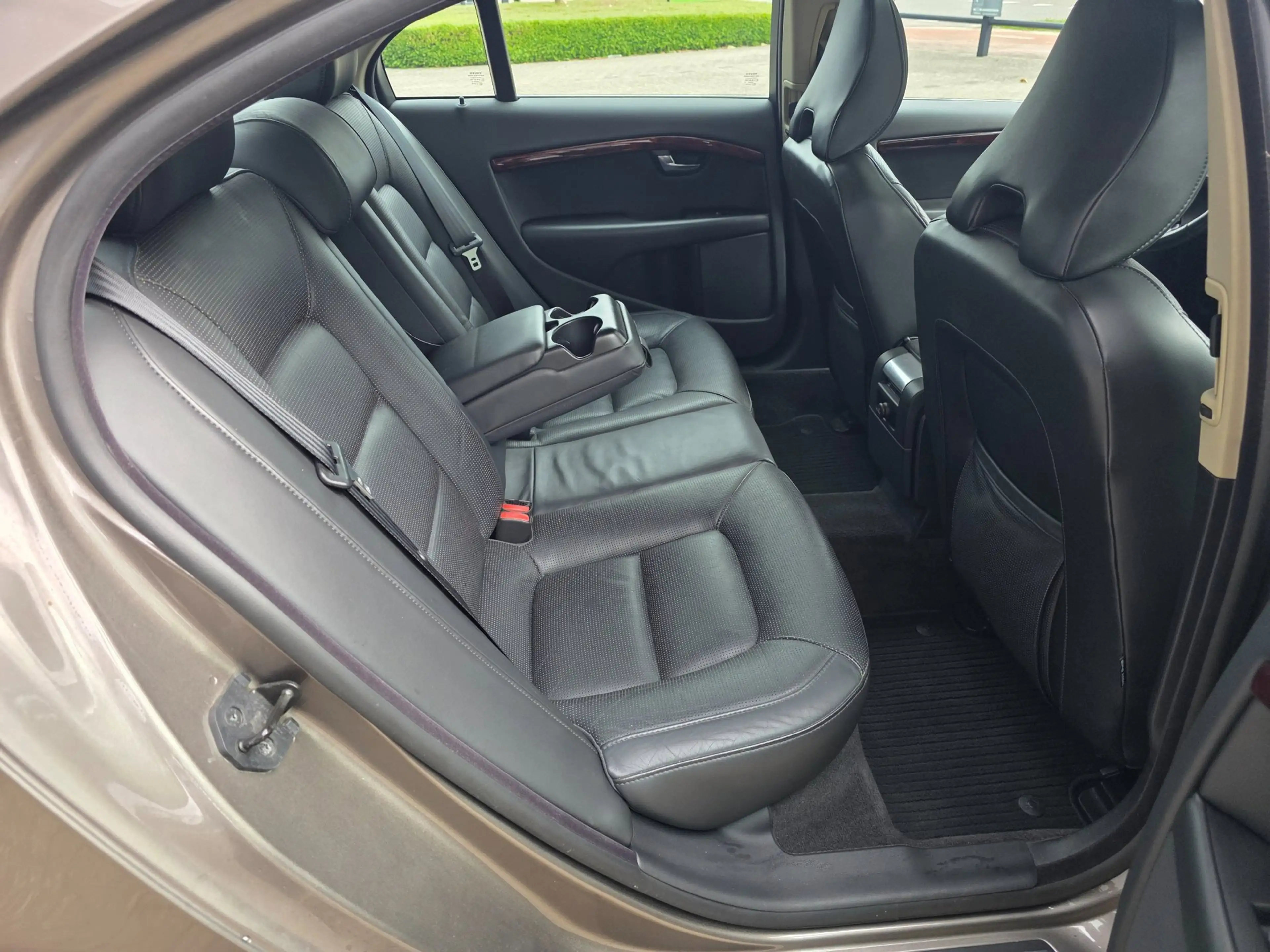 Volvo S80 4.4 AWD Summum, netto € 14.900, bijtelvriendelijk! — photo 15