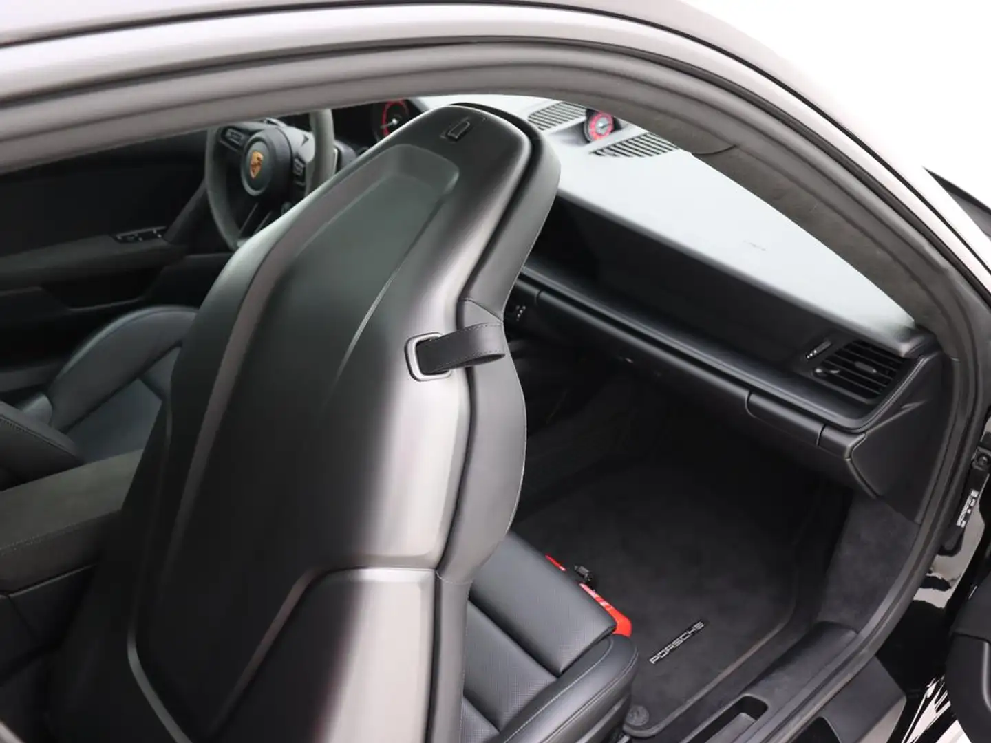 Porsche Carrera GT 911 Carrera 4 GTS (MY22) Noir - 2