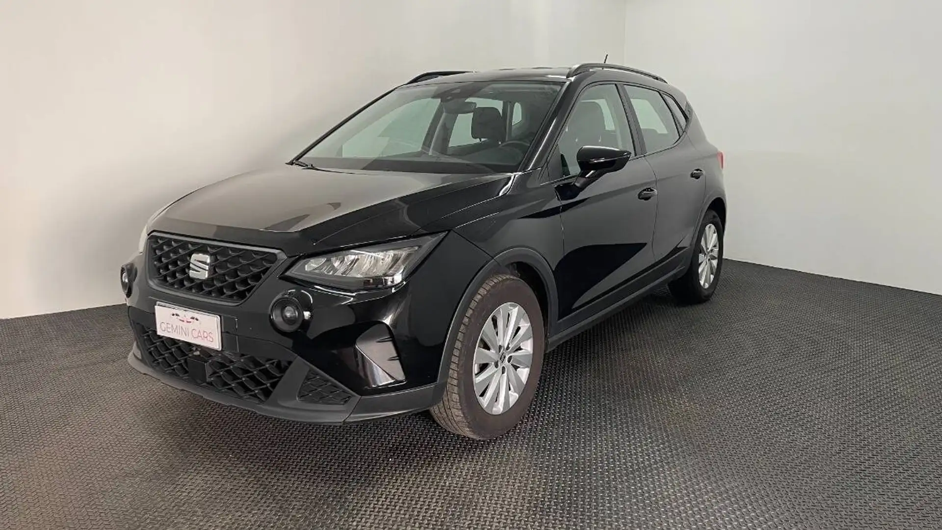 SEAT Arona 1.0 ecotsi Style 95cv Zwart - 1