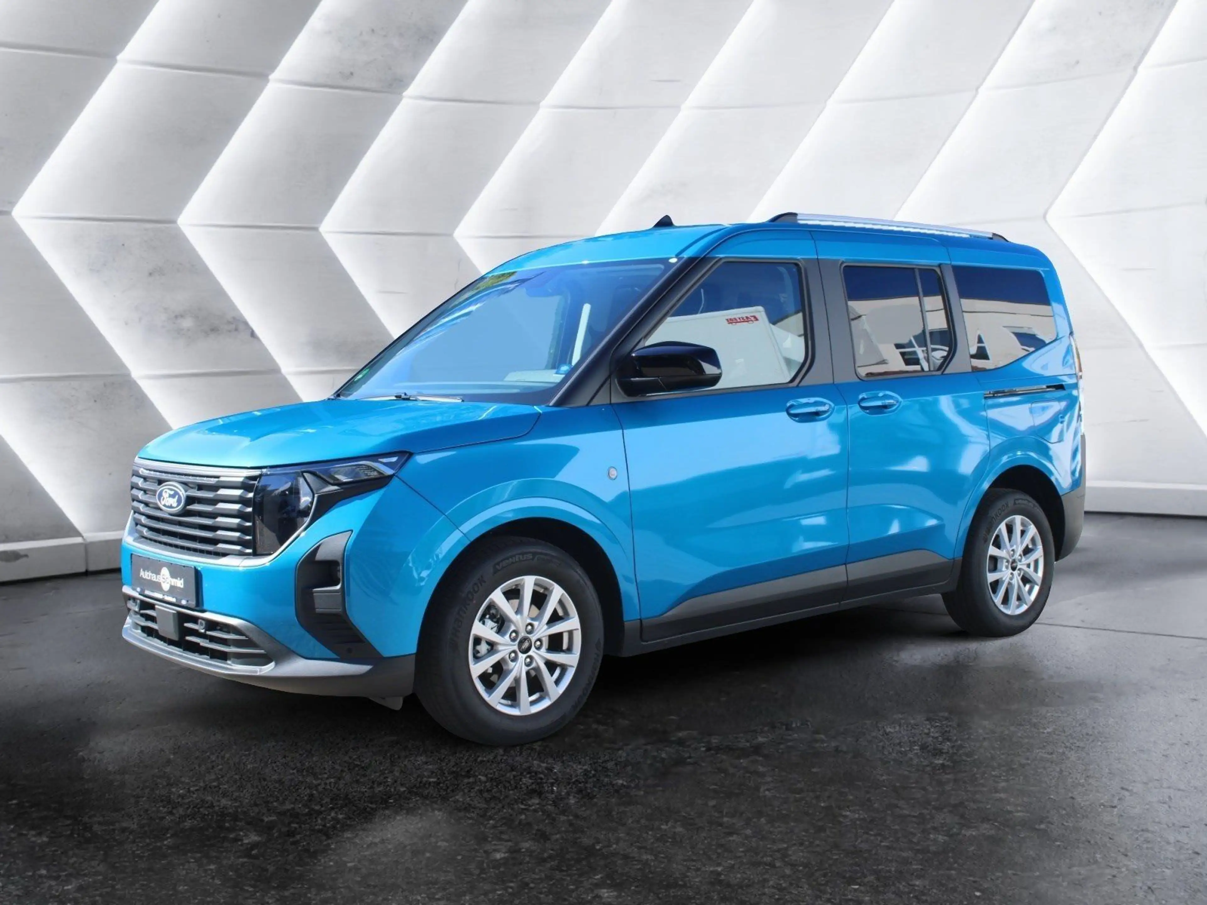 Ford Tourneo Courier Titanium Automatik - Winter-Pake