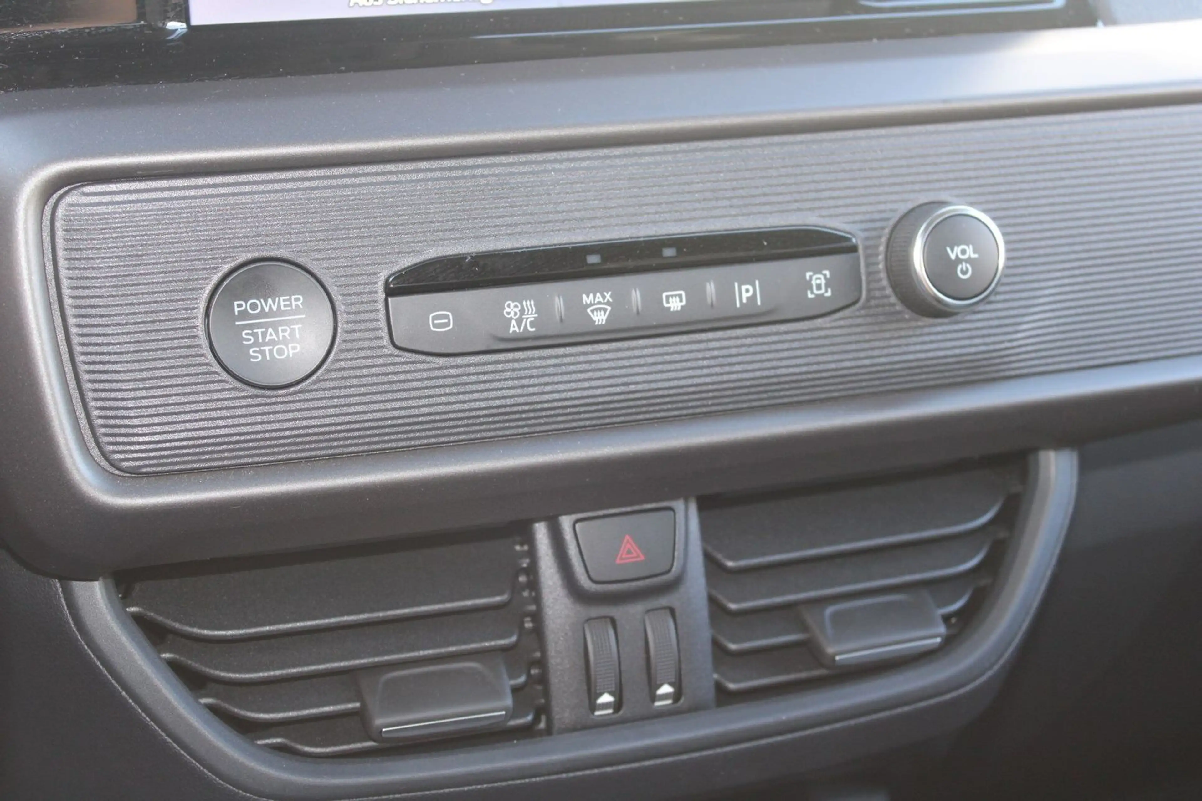 Ford Tourneo Courier Titanium Automatik - Winter-Pake — photo 11