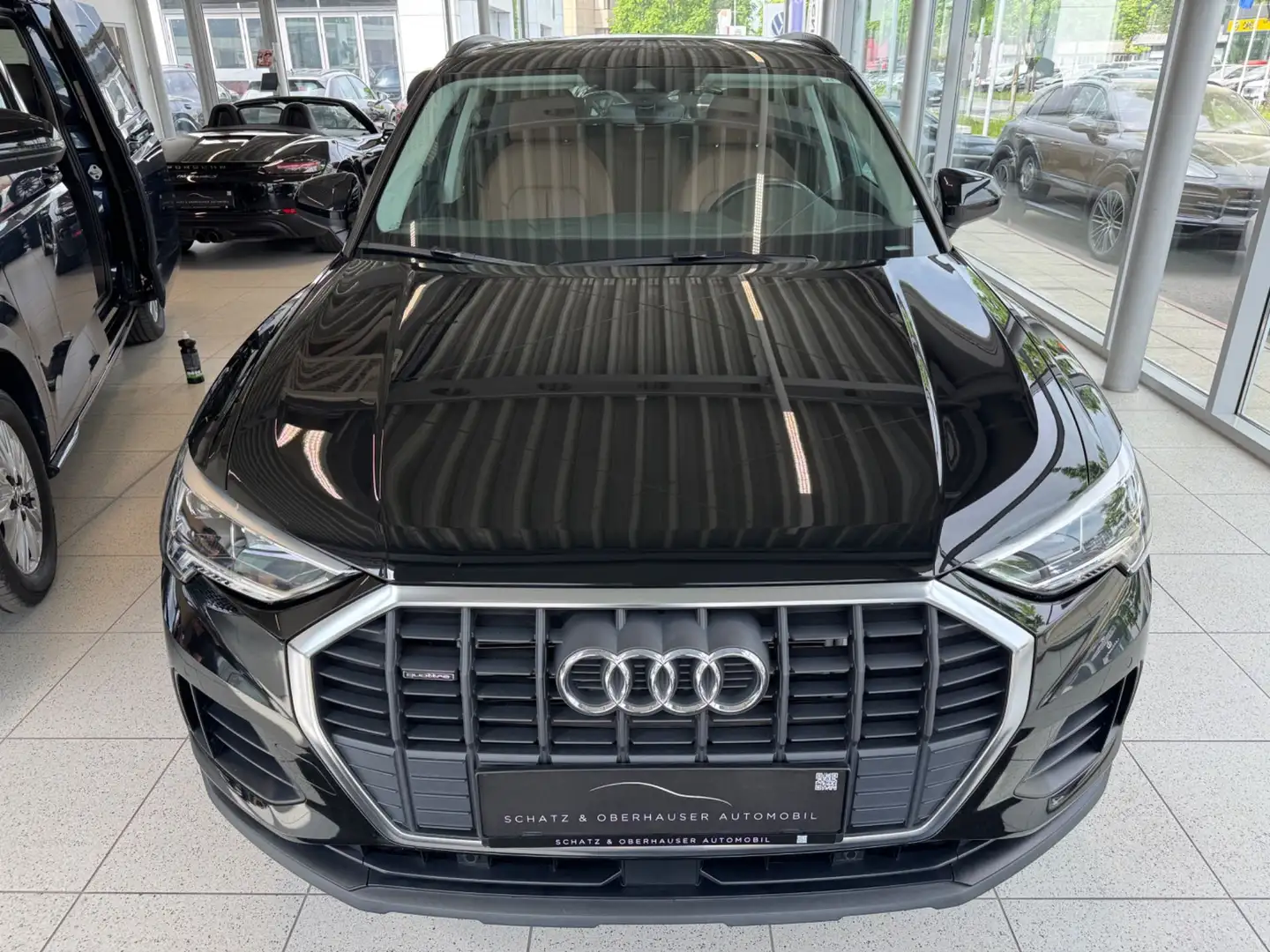 Audi Q3 35 TDI quattro Automatik Intense Schwarz - 2