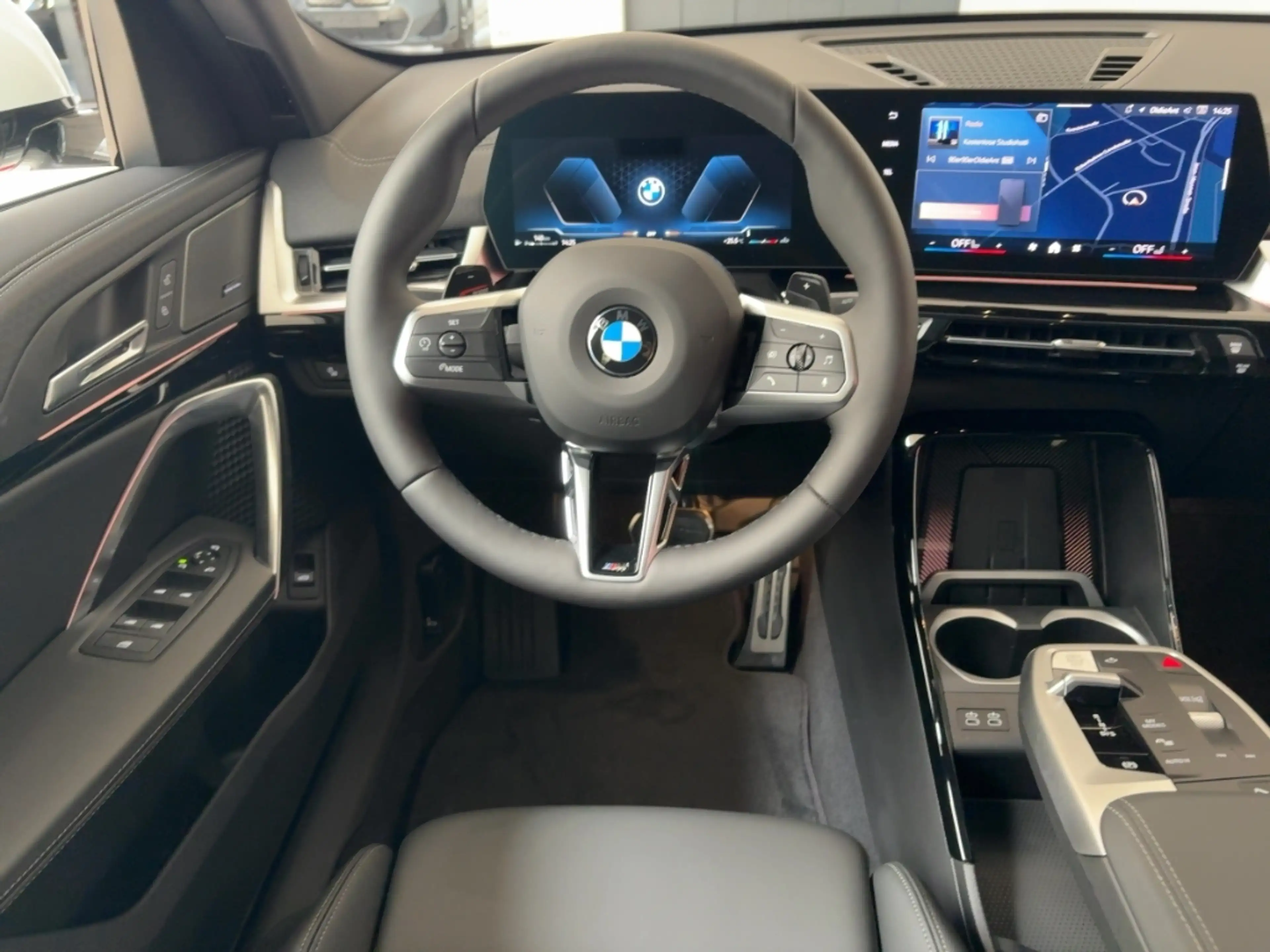 BMW X2 sDrive20i Sportpaket AD El. Panodach Navi Digitale — photo 9