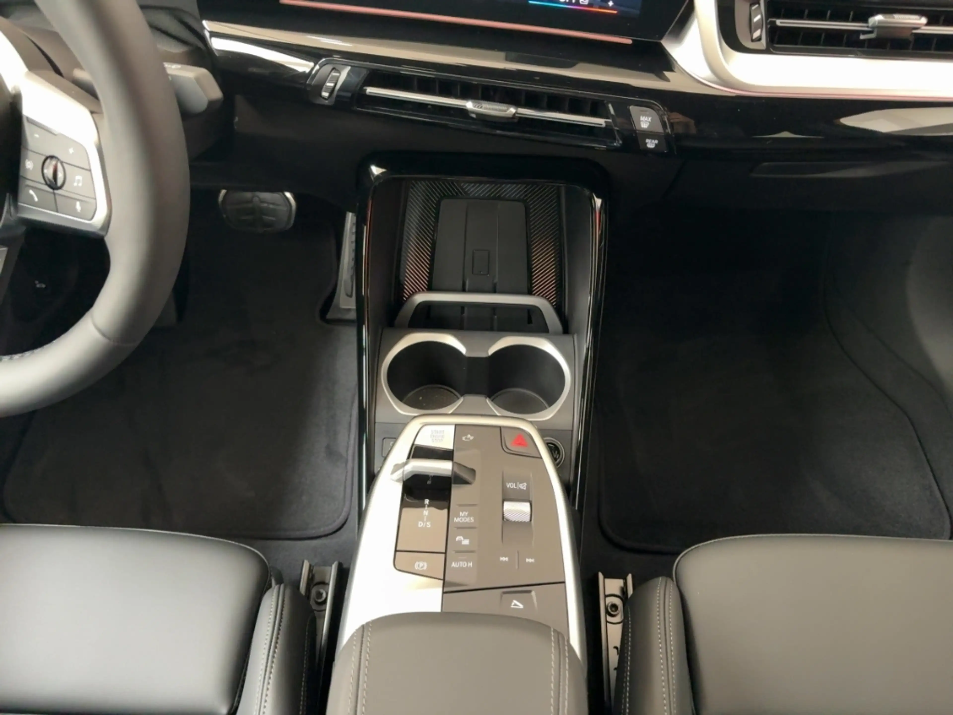 BMW X2 sDrive20i Sportpaket AD El. Panodach Navi Digitale — photo 11