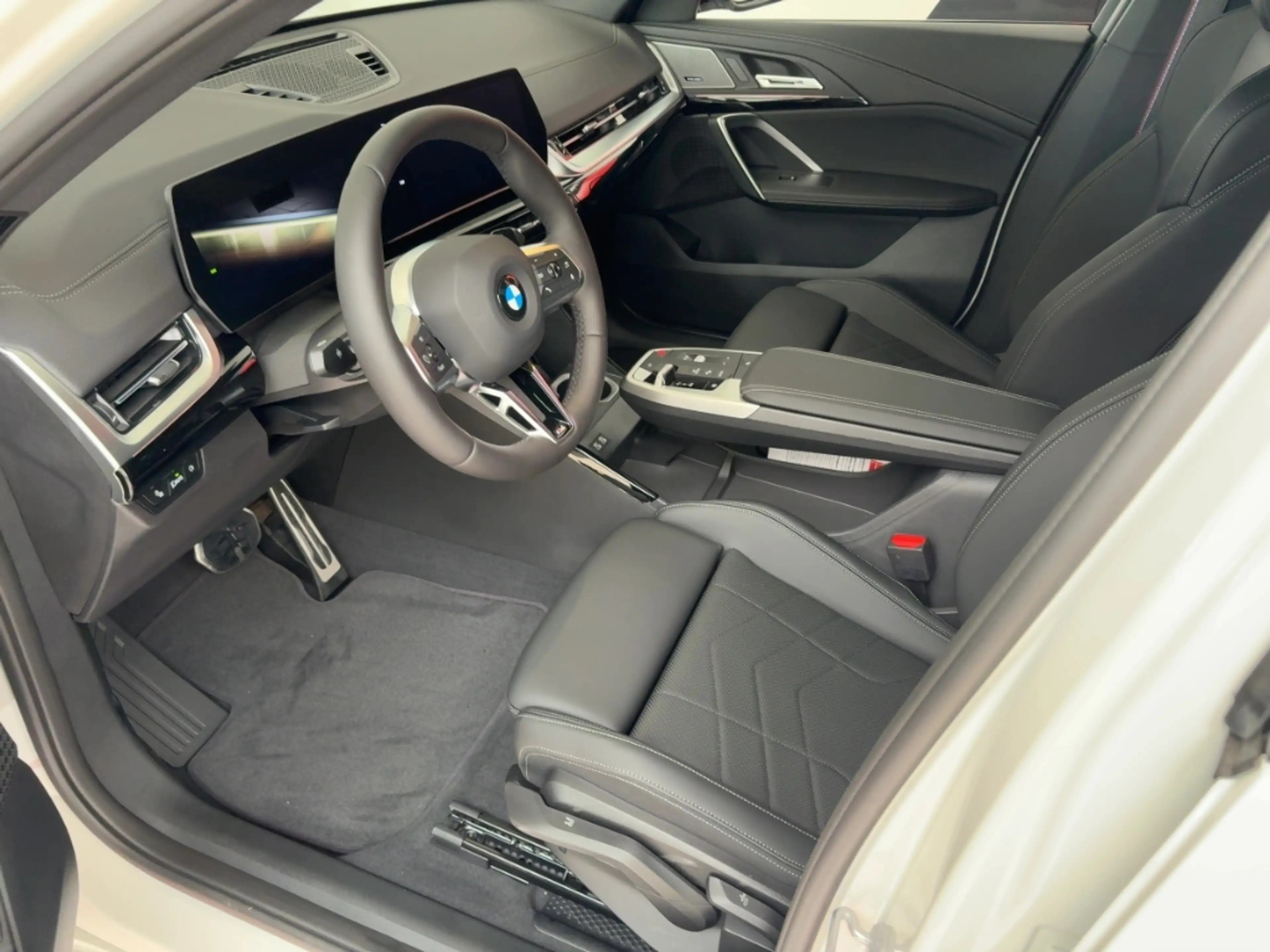 BMW X2 sDrive20i Sportpaket AD El. Panodach Navi Digitale — photo 6
