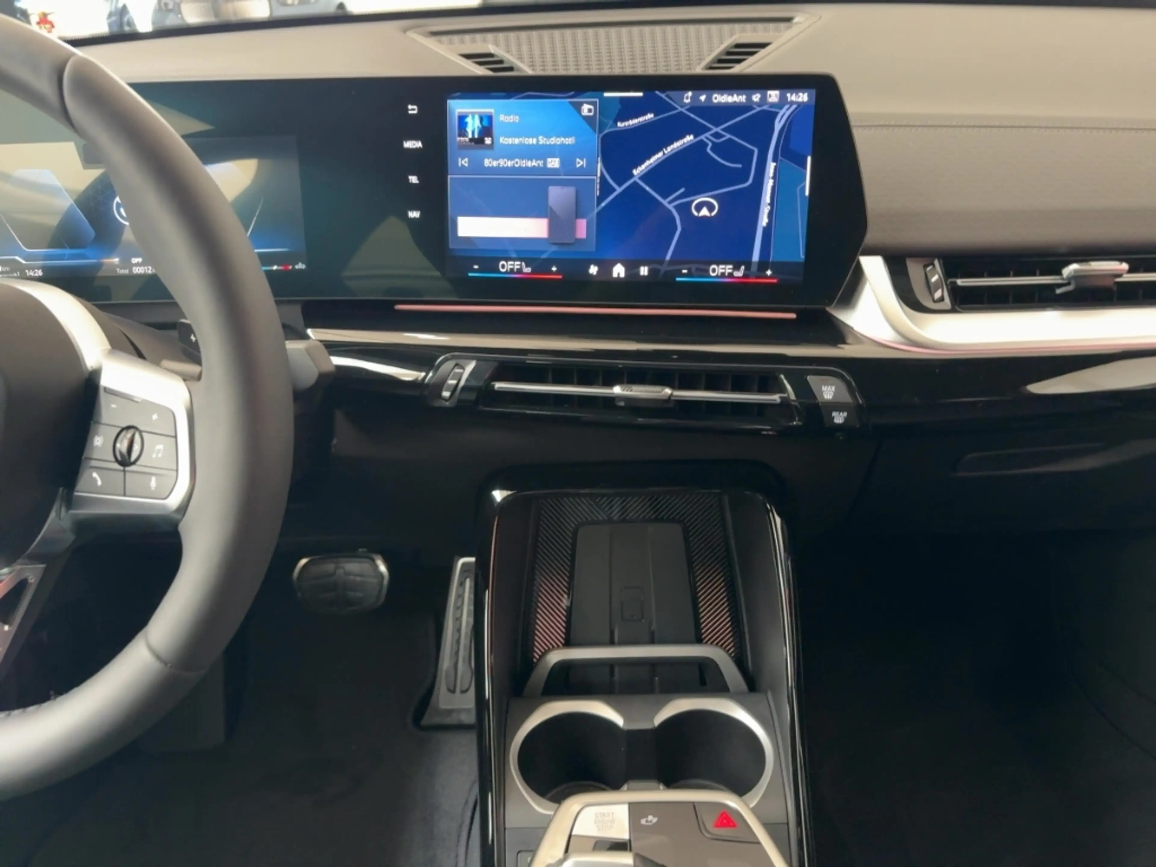 BMW X2 sDrive20i Sportpaket AD El. Panodach Navi Digitale — photo 10