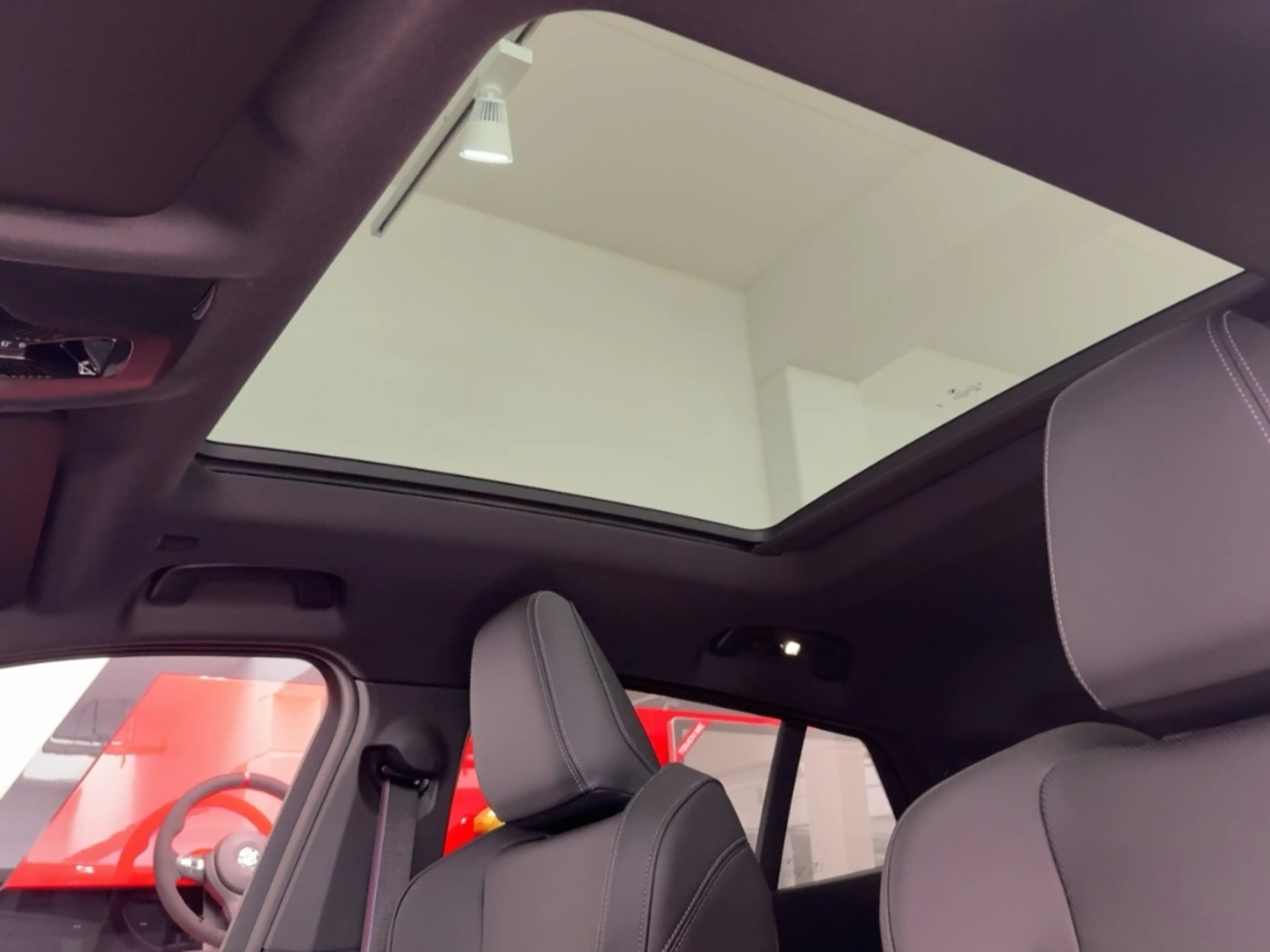 BMW X2 sDrive20i Sportpaket AD El. Panodach Navi Digitale — photo 15