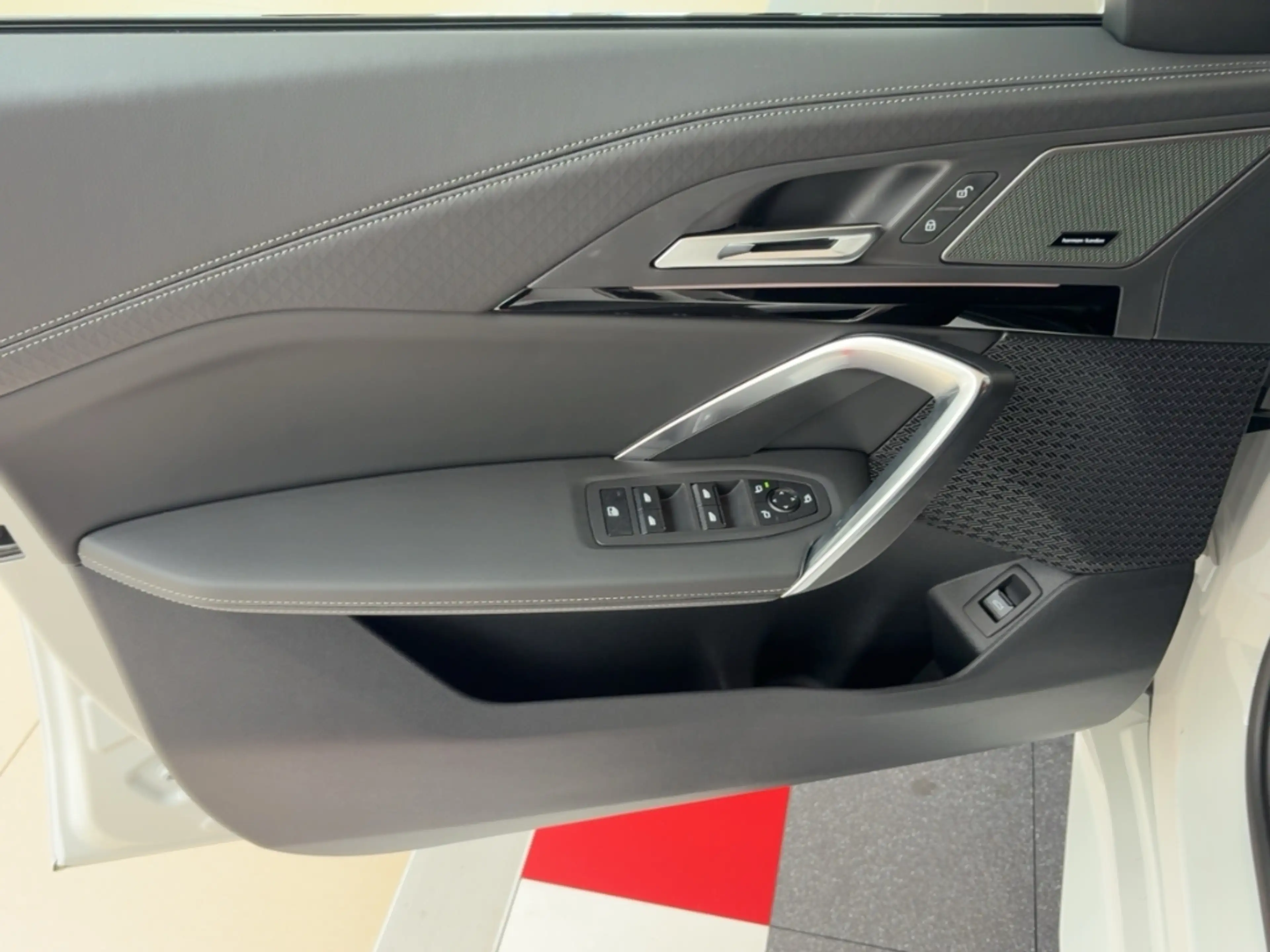 BMW X2 sDrive20i Sportpaket AD El. Panodach Navi Digitale — photo 12