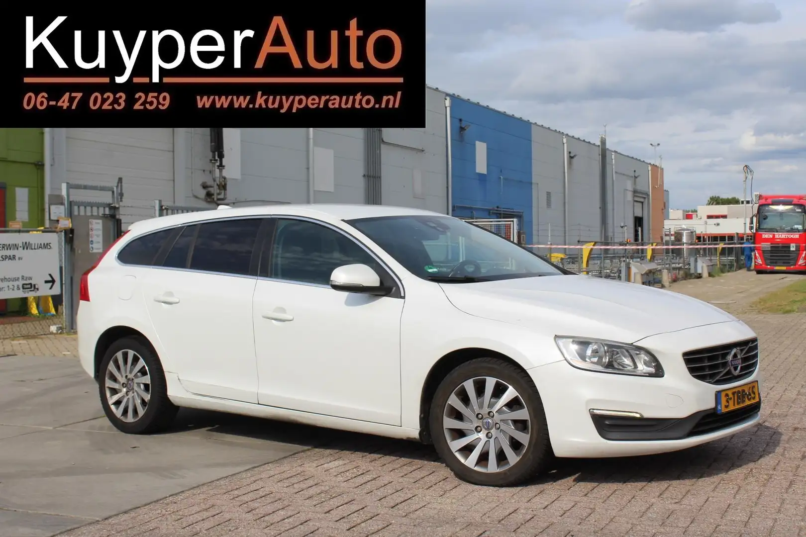 Volvo V60 1.6 D2 Momentum clima navi parkeersensoren verwarm Blanc - 1
