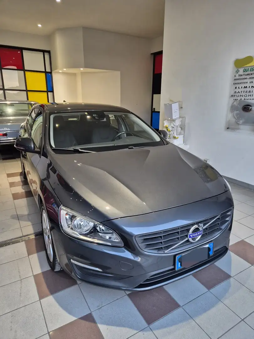 Volvo V60 2.0 d2 Momentum geartronic - 1