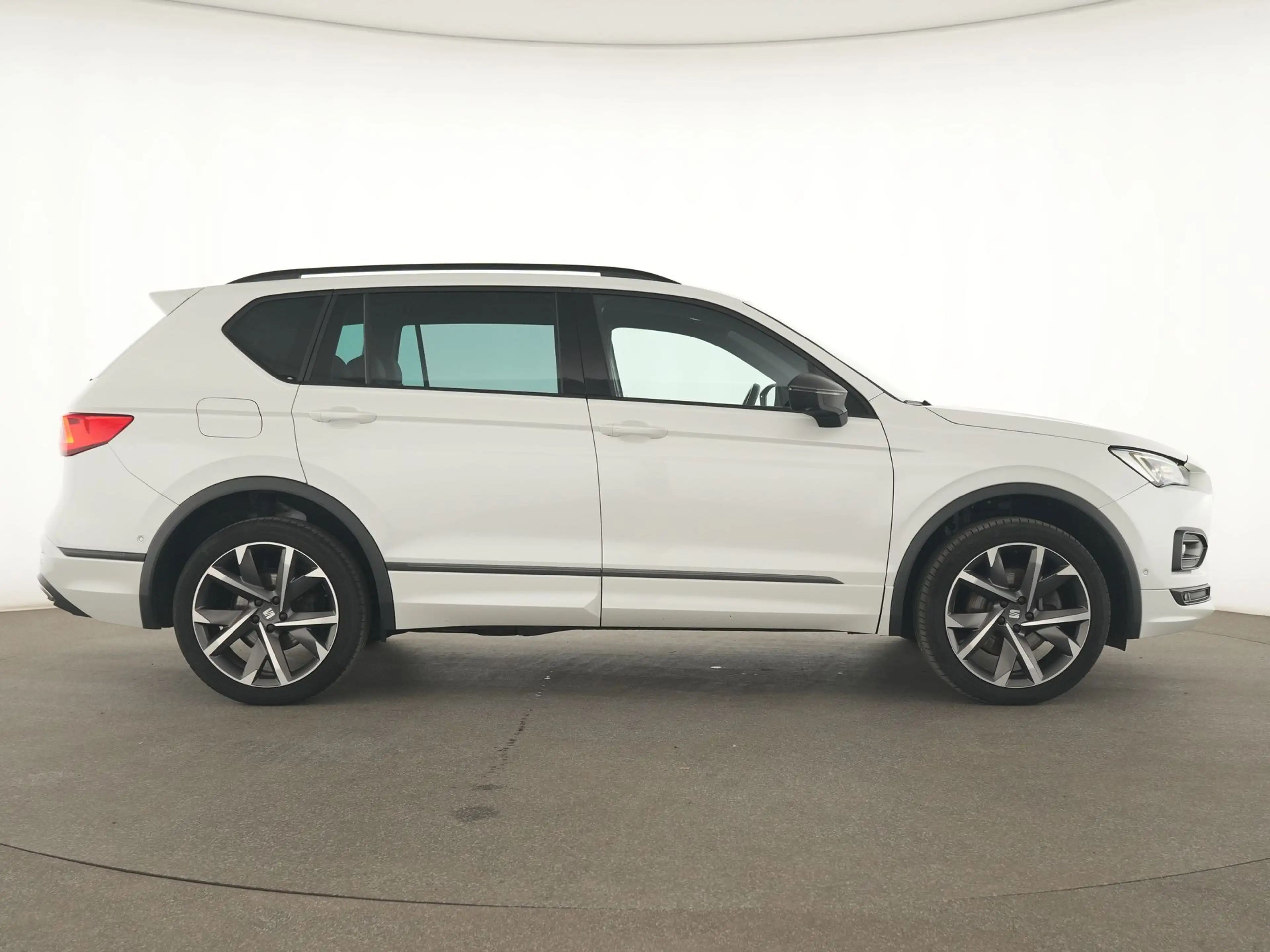 SEAT Tarraco 4Drive FR LED|Kamera|ACC|Panorama|AHK|NAV — photo 5
