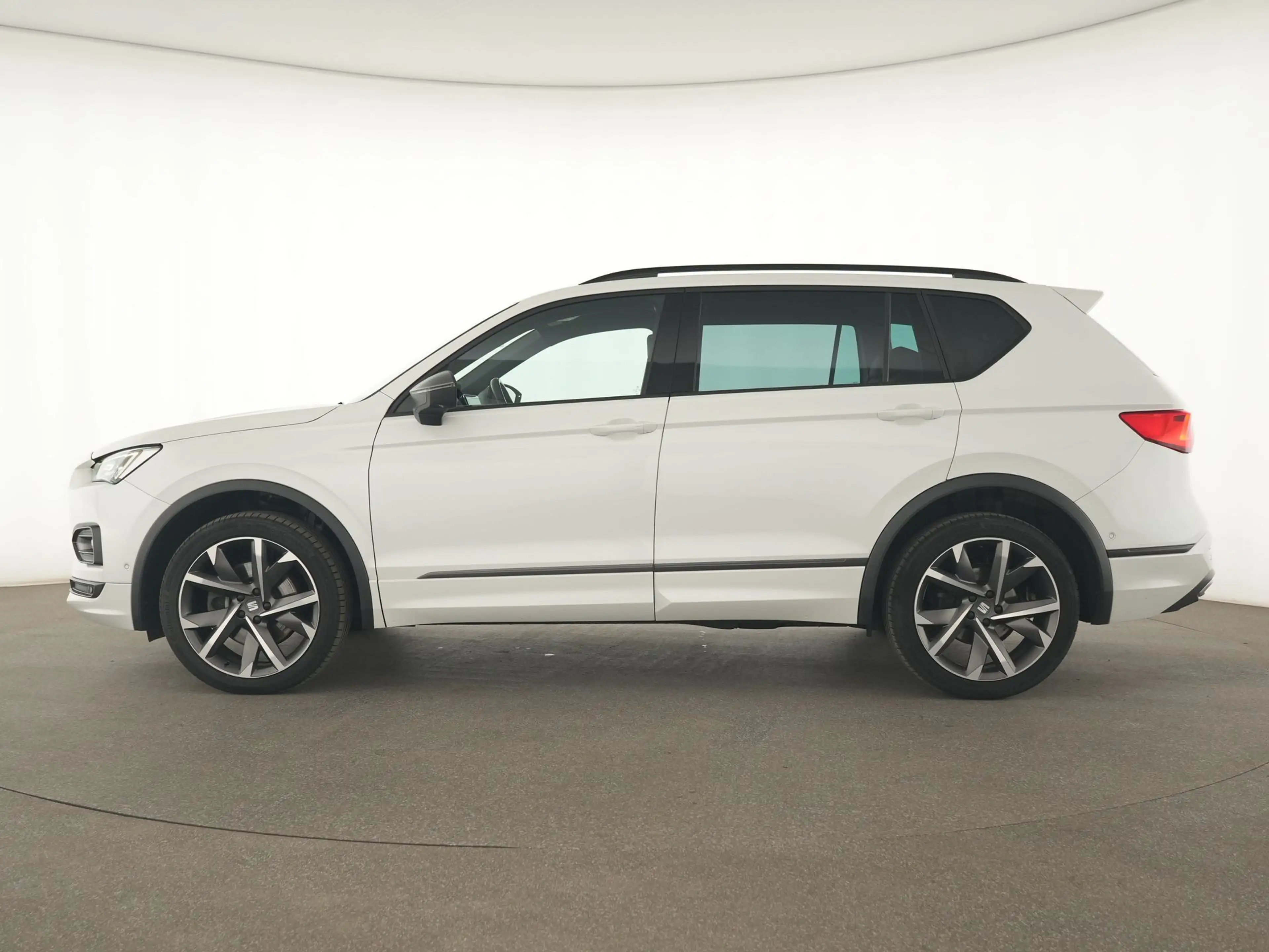 SEAT Tarraco 4Drive FR LED|Kamera|ACC|Panorama|AHK|NAV — photo 9