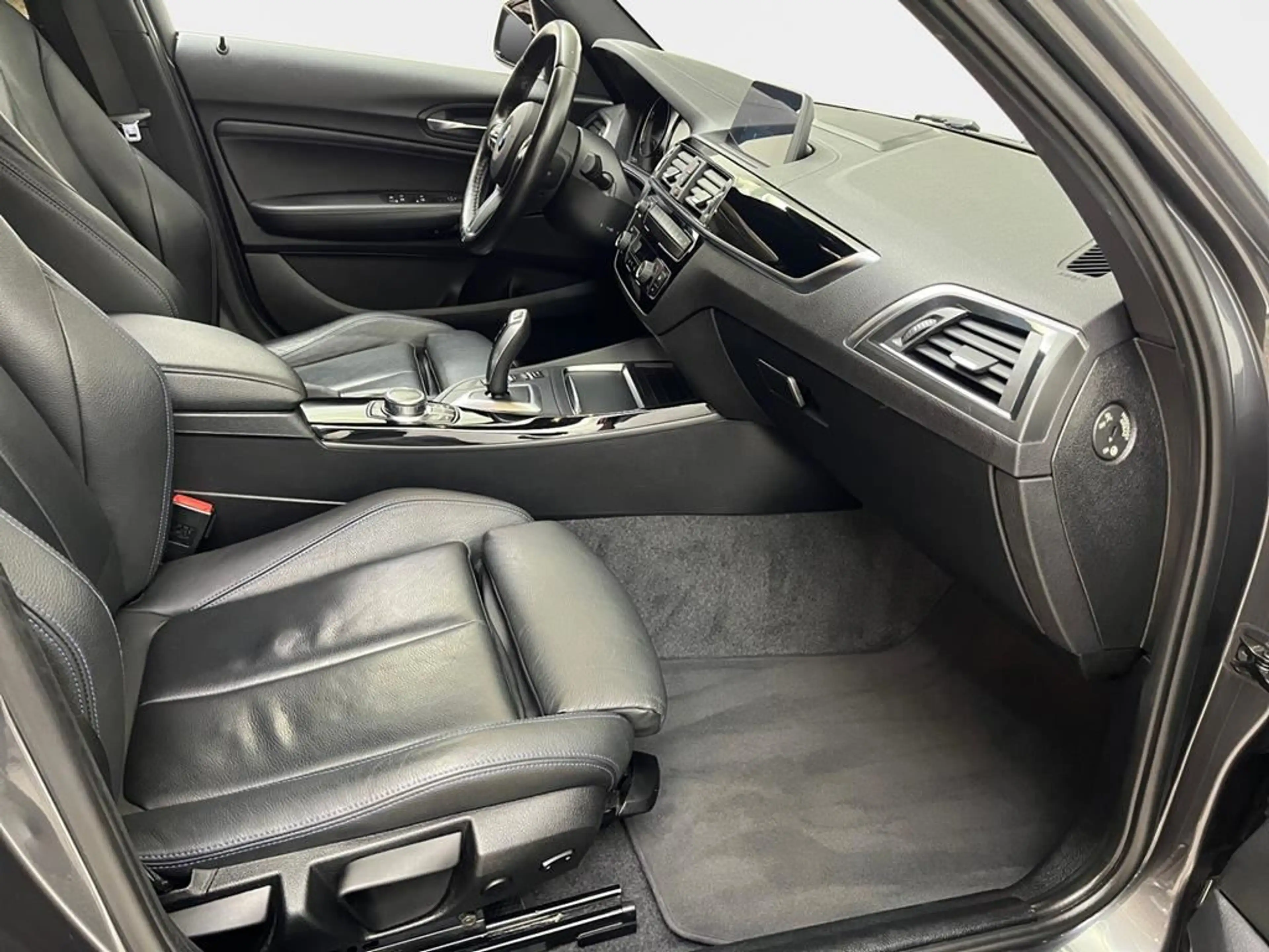 BMW 120 Edition M Sport Shadow — photo 13