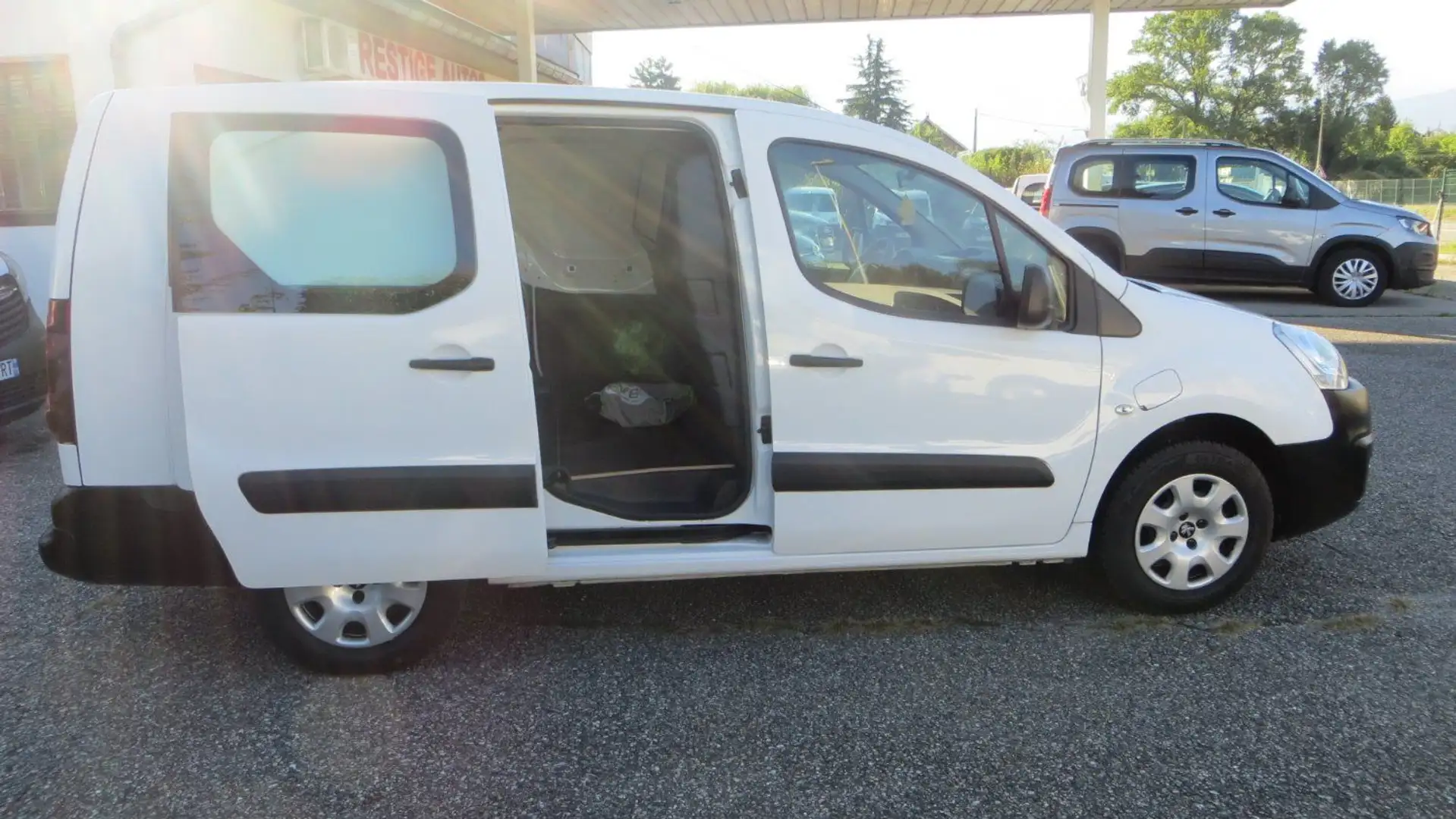 Peugeot Partner E- 70cv Automatique, 3 Places ,long Vitrés L2H1,re Wit - 1