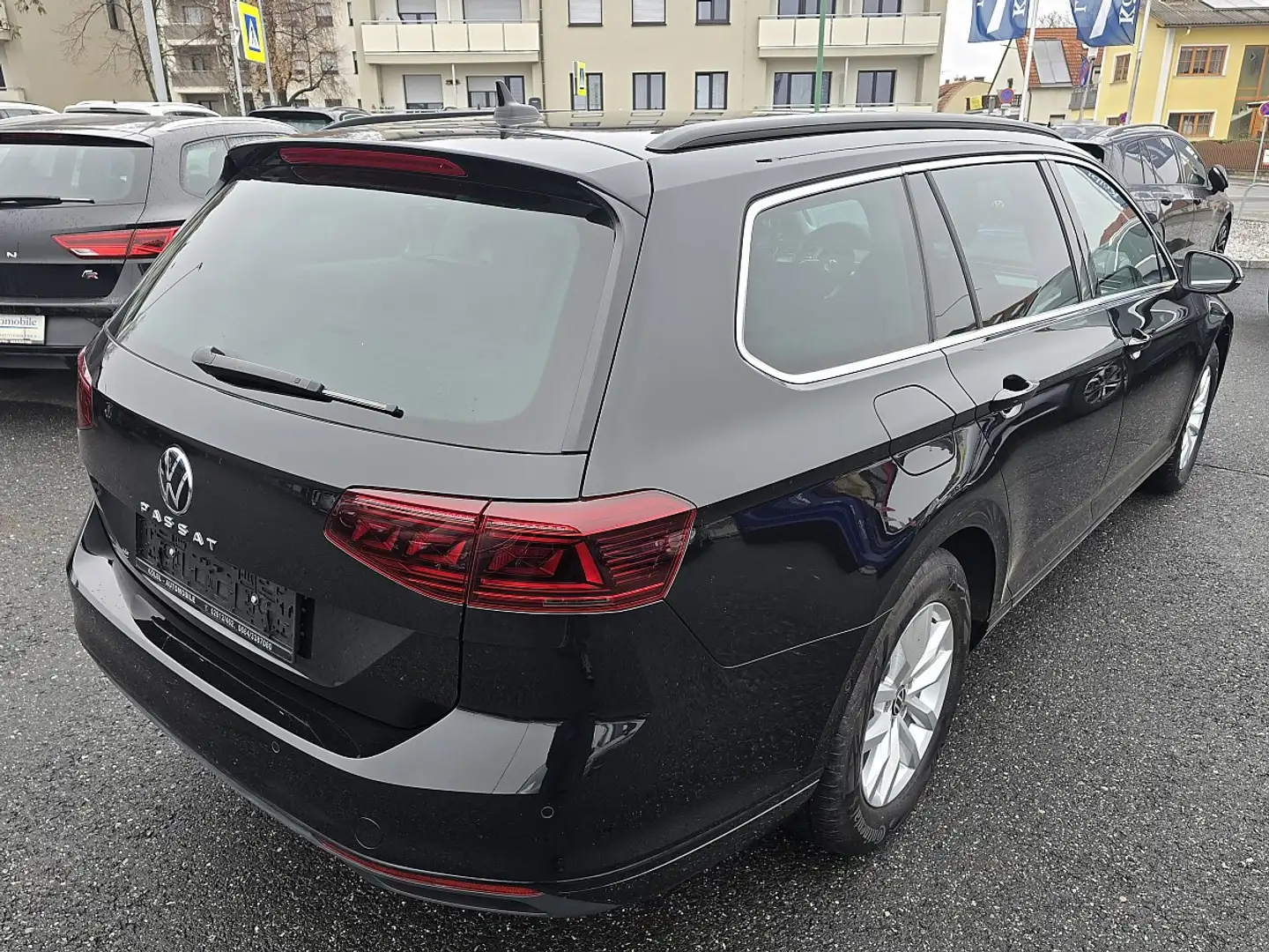 Volkswagen Passat Variant Business 2,0 SCR TDI DSG Noir - 2