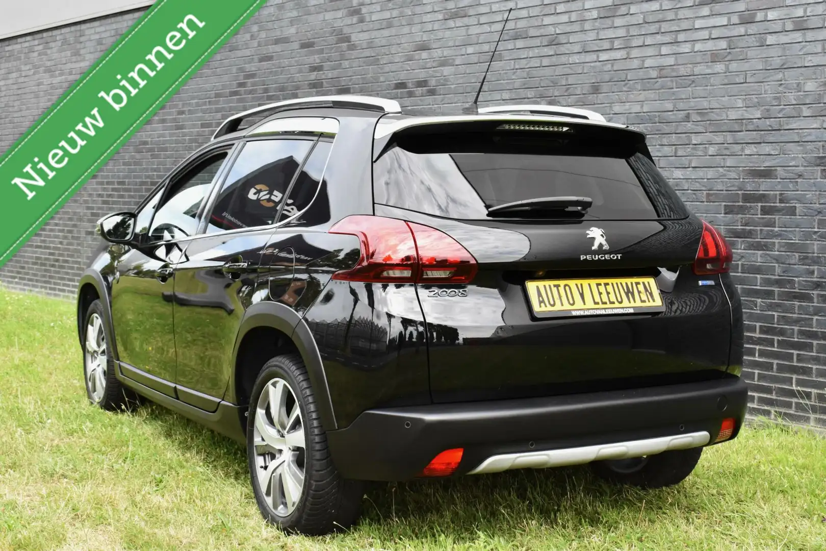 Peugeot 2008 Suv Crossway 110pk AUTOMAAT/PANODAK/CARPLAY&NAVI/E Zwart - 2