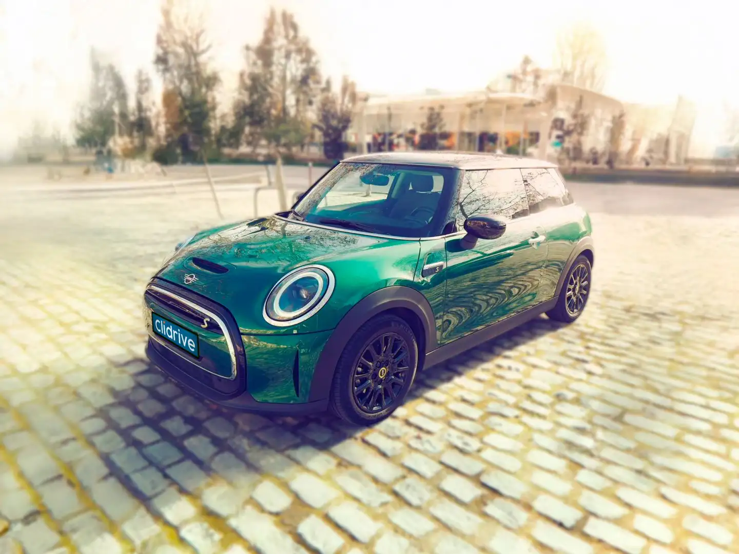 MINI Cooper SE Verde - 2