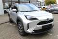 Toyota Yaris Cross 1.5 Hybrid Dynamic Plus | Rijklaar | HUD | Pano | Grey - thumbnail 3