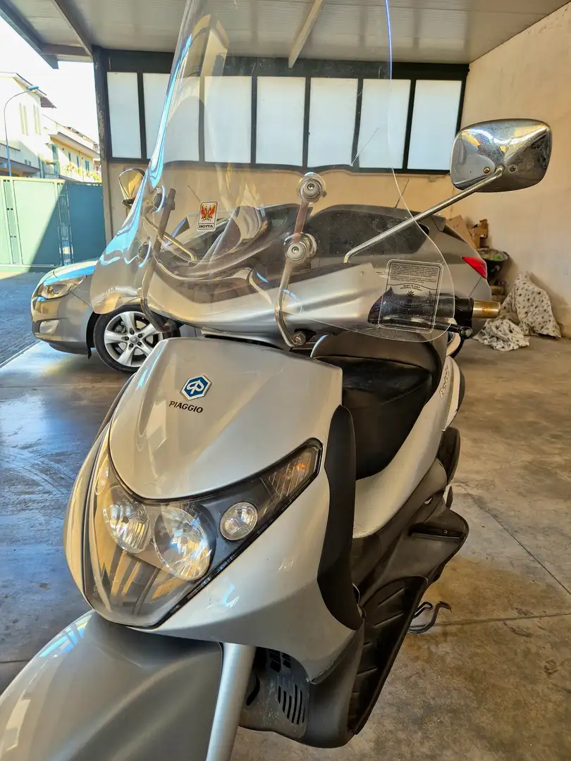 Piaggio Beverly 125 Silver - 1