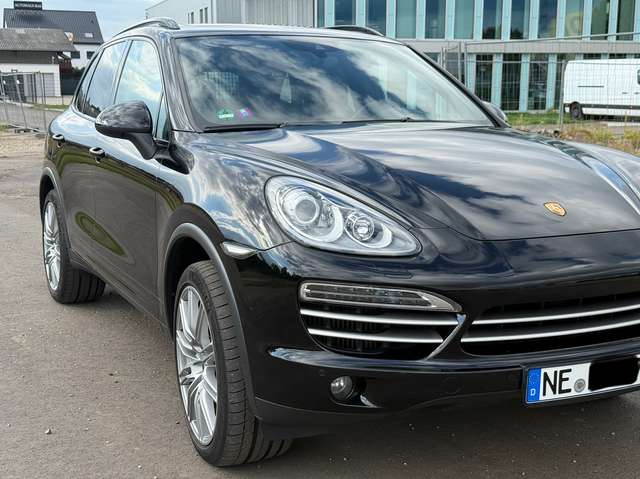 Imagine Porsche Cayenne Diesel Platinum Edition, Luftfahrwerk, Standheiz.