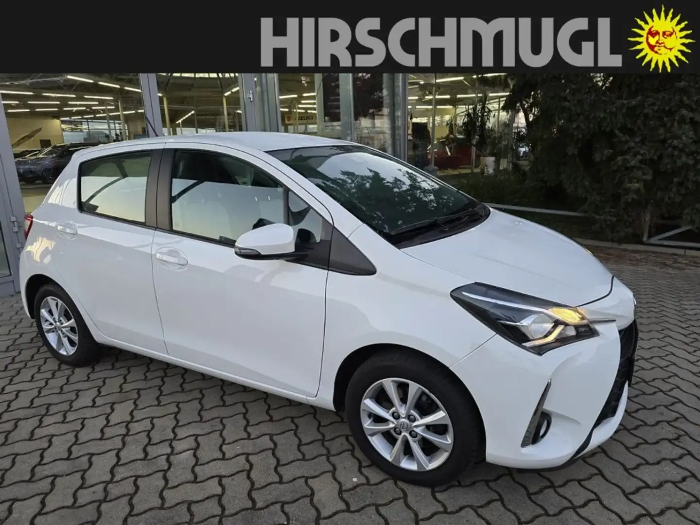Toyota Yaris 1.5 VVT-ie Weiß - 1
