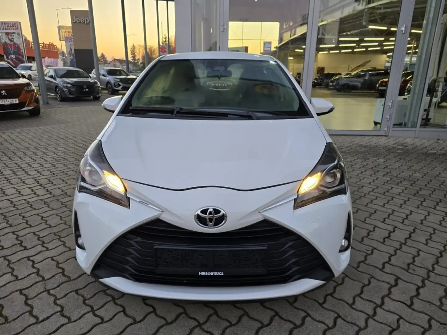 Toyota Yaris 1.5 VVT-ie Weiß - 2