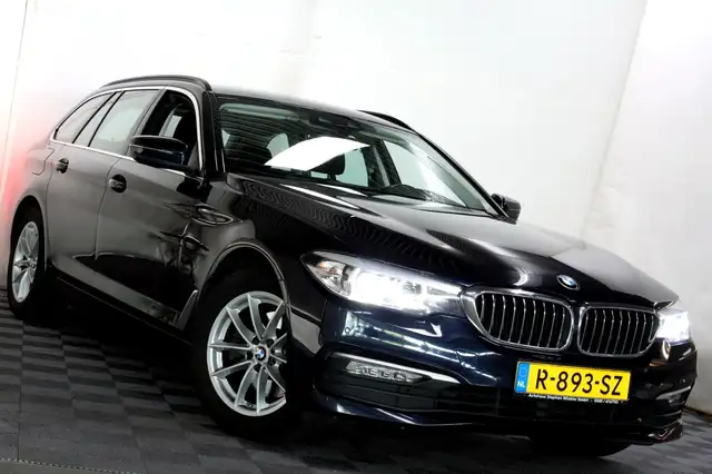 BMW 5 Series view 9