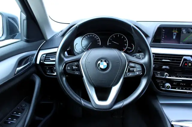 BMW 5 Series view 12