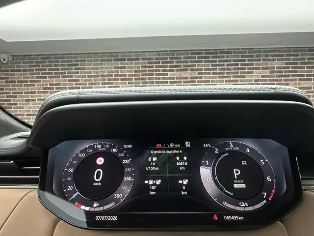 Land Rover Range Rover Sport view 11