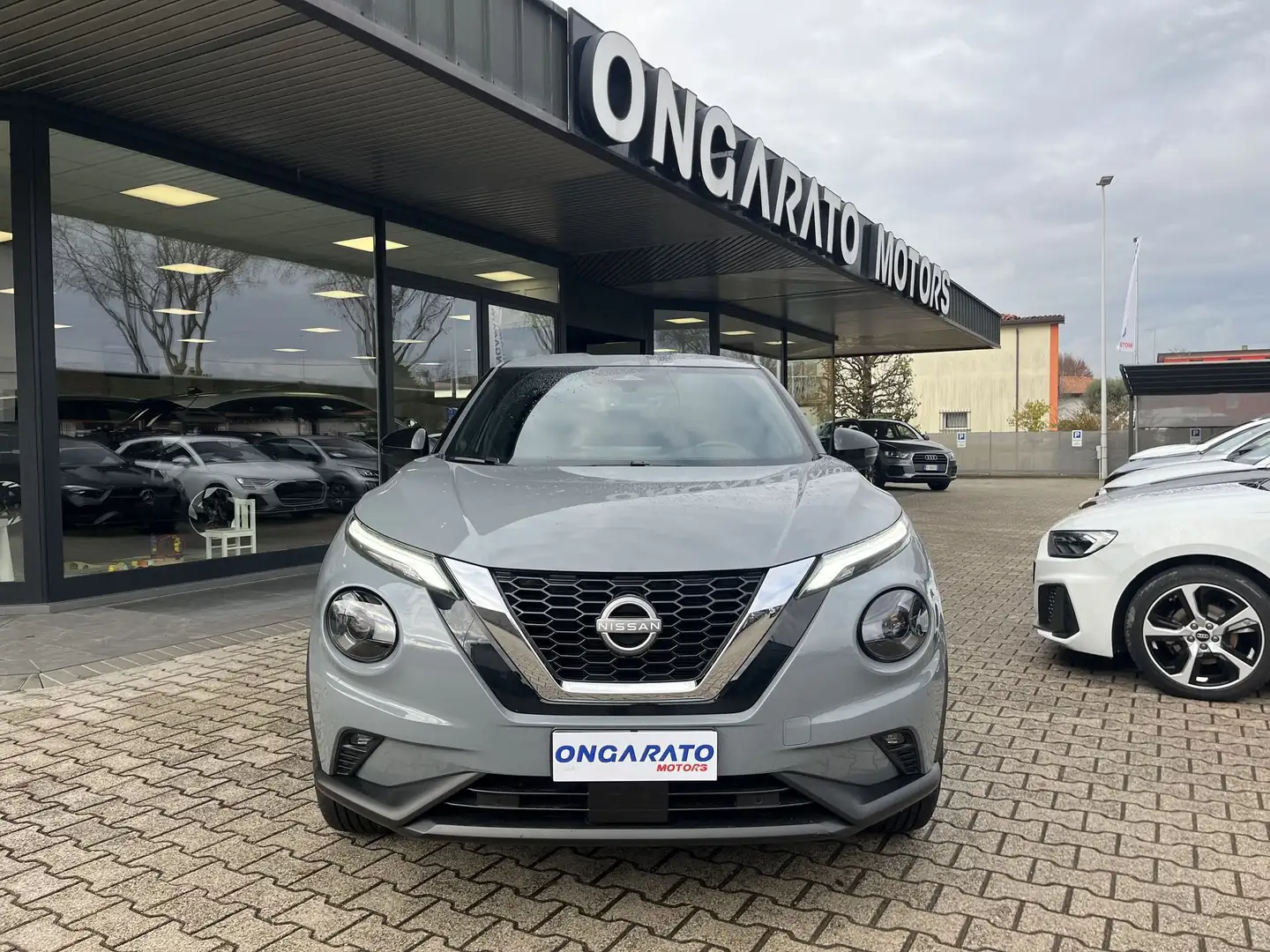 Nissan Juke Juke 1.0 DIG-T 114 CV N-Connecta #Vari.Colori Grigio - 2