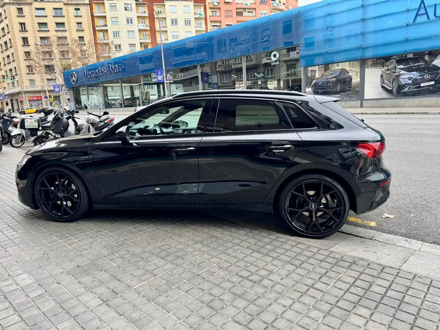 Audi A3 40 TFSIE S LINE Noir - 1
