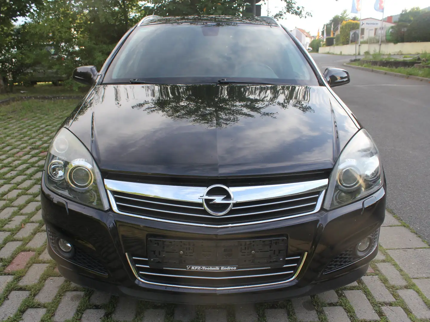 Opel Astra 1.8 Caravan+NAVI+PDC+XENON+TEMP+SHZ Negro - 2
