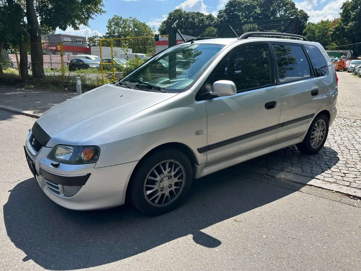 Mitsubishi Space Star Sport 1600 Silber - 2