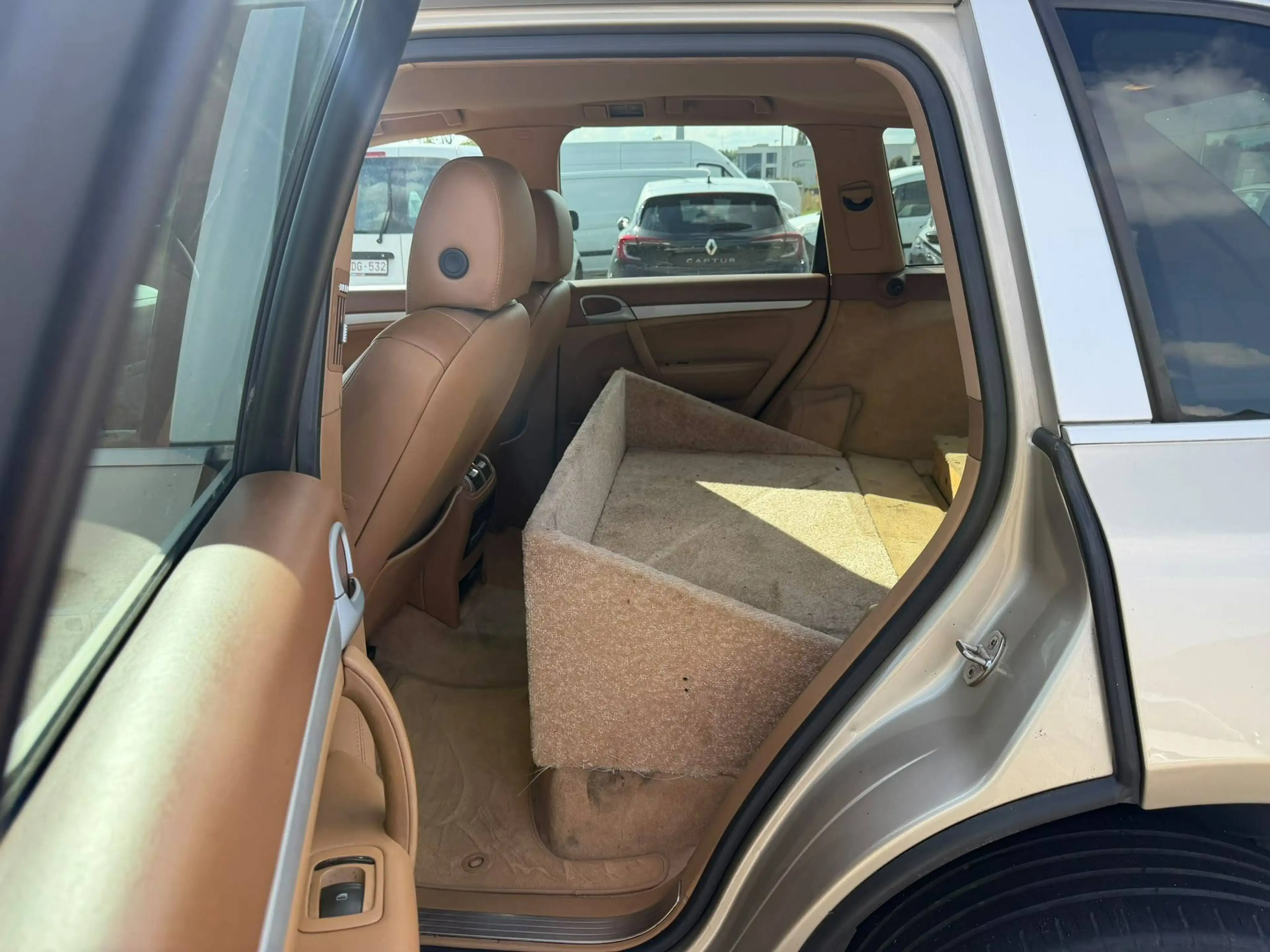 Porsche Cayenne S (Stock ID 48246) — photo 14