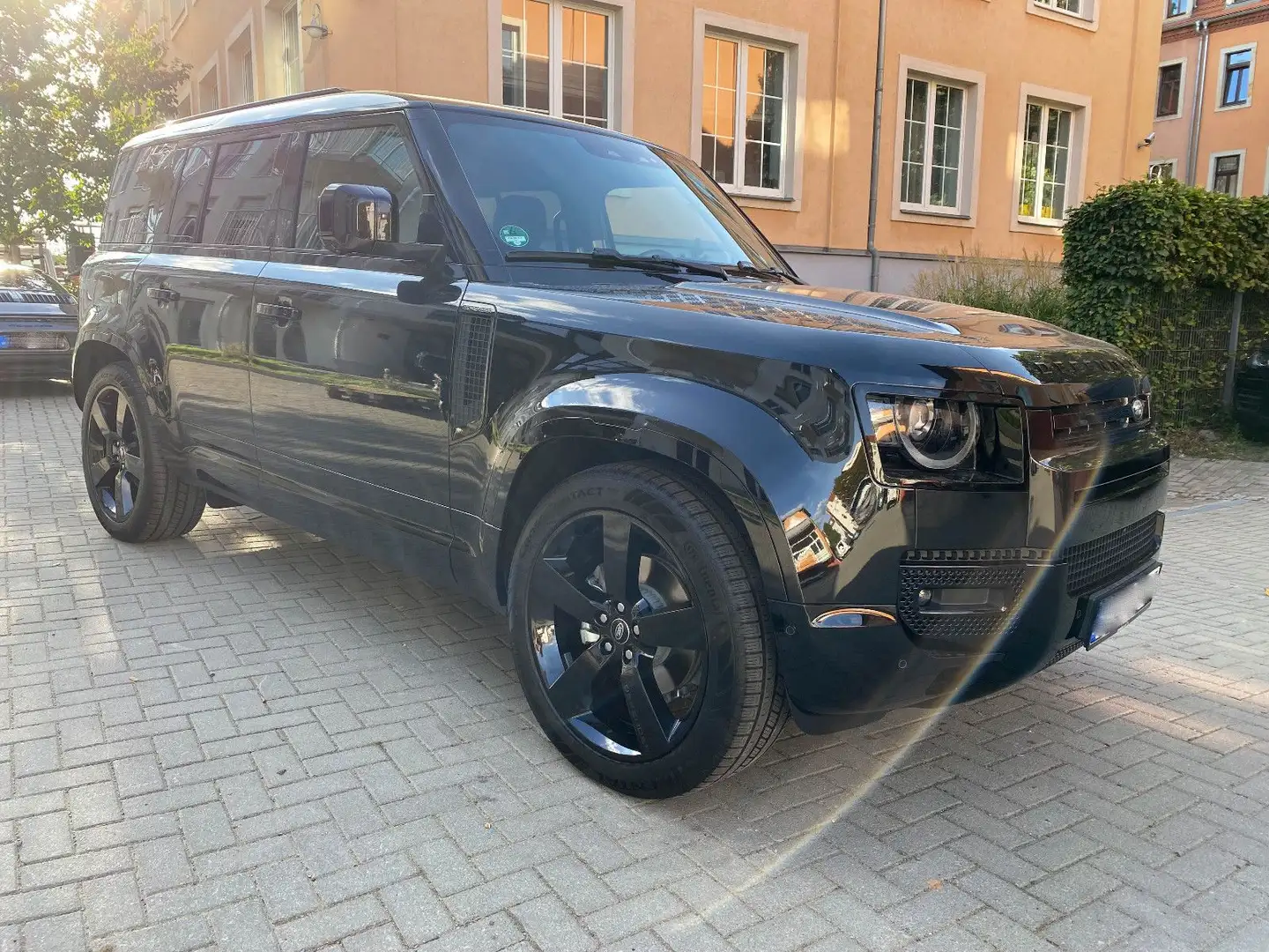 Land Rover Defender 110 X-Dynamic SE Black/Sperrdiff./7Sitz Schwarz - 1
