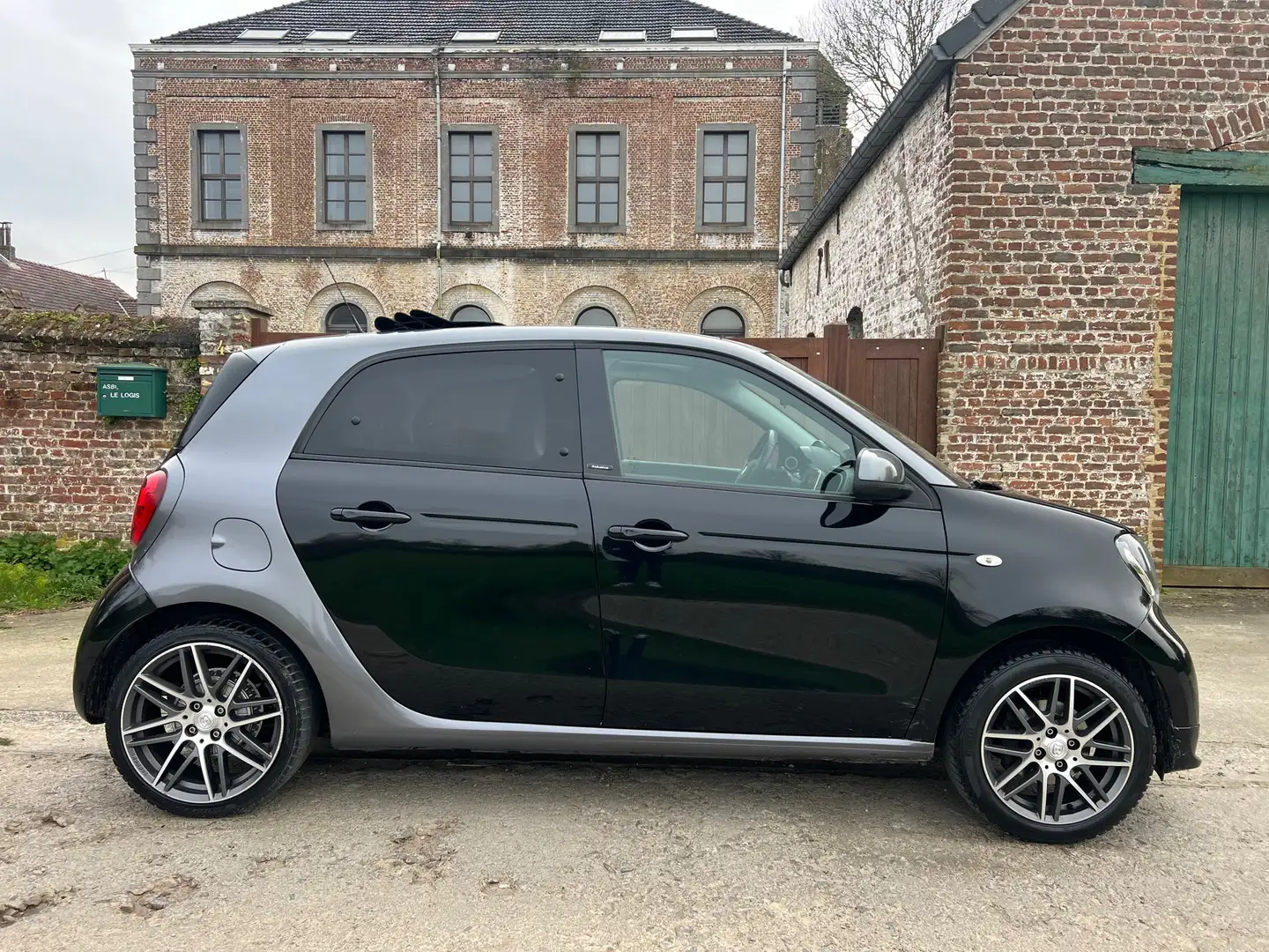 smart brabus 0.9 Turbo Xclusive DCT *FORFOUR* *TOIT OUVRANT* Negro - 2