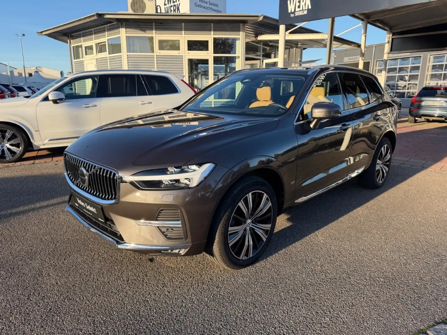 Volvo XC60 Ultimate Bright B5 AWD HUD AHK Digitales Cockpit M Grau - 2