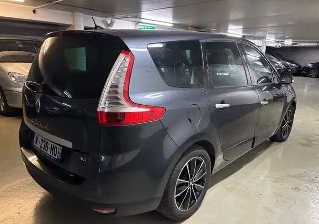 Renault Grand Scenic view 4